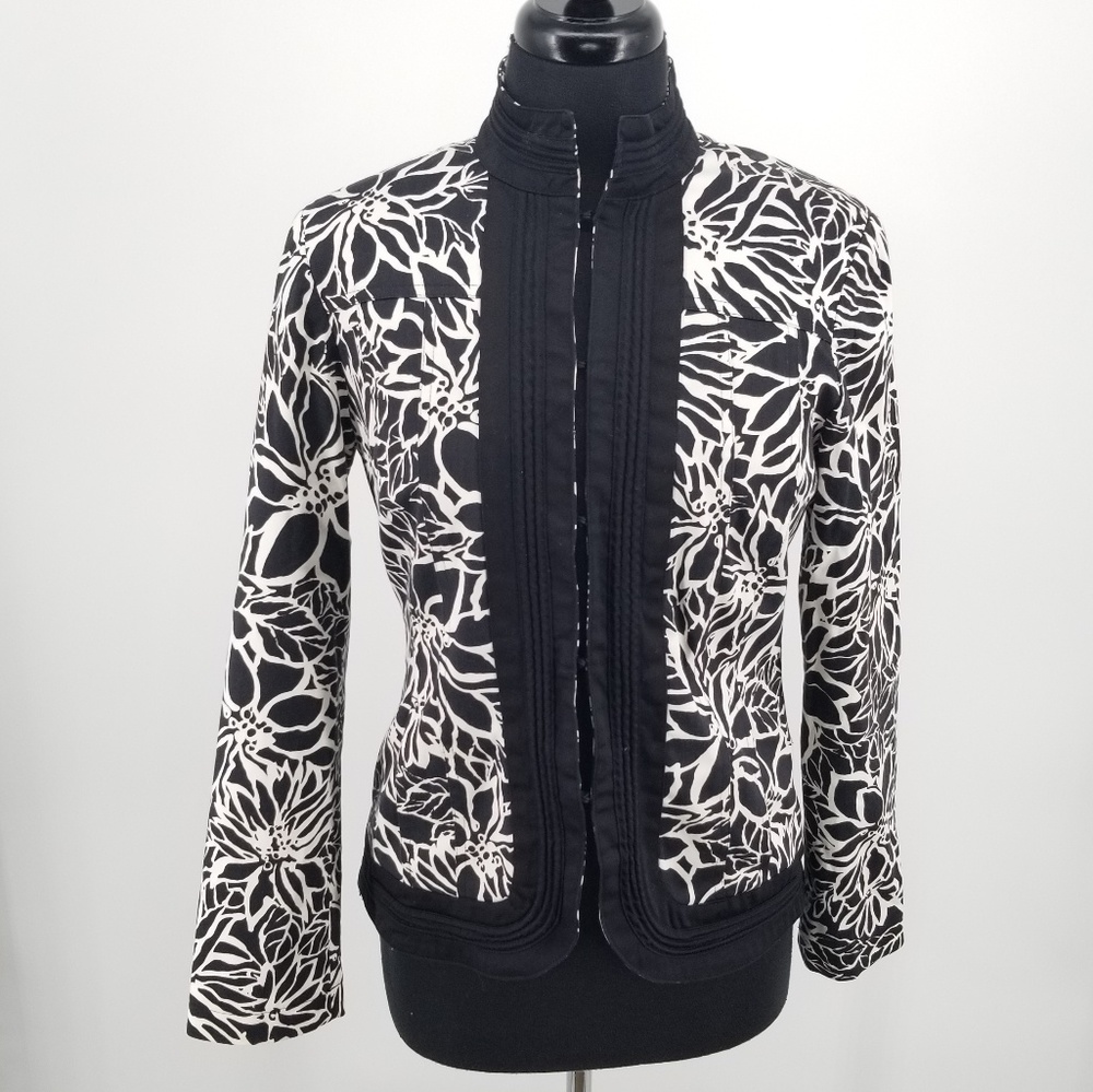 Chico's jacket size small/4